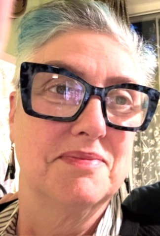 Sarah Blaxon — host of ItMakesYouMove